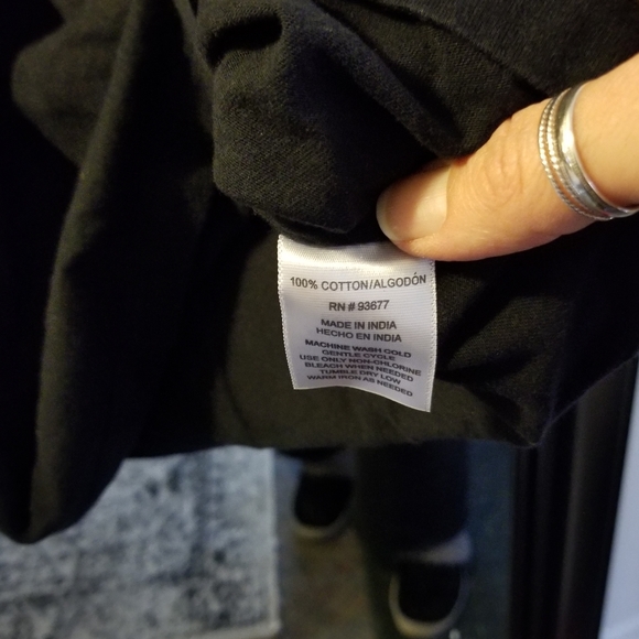 Black low V-neck top - Picture 3 of 4